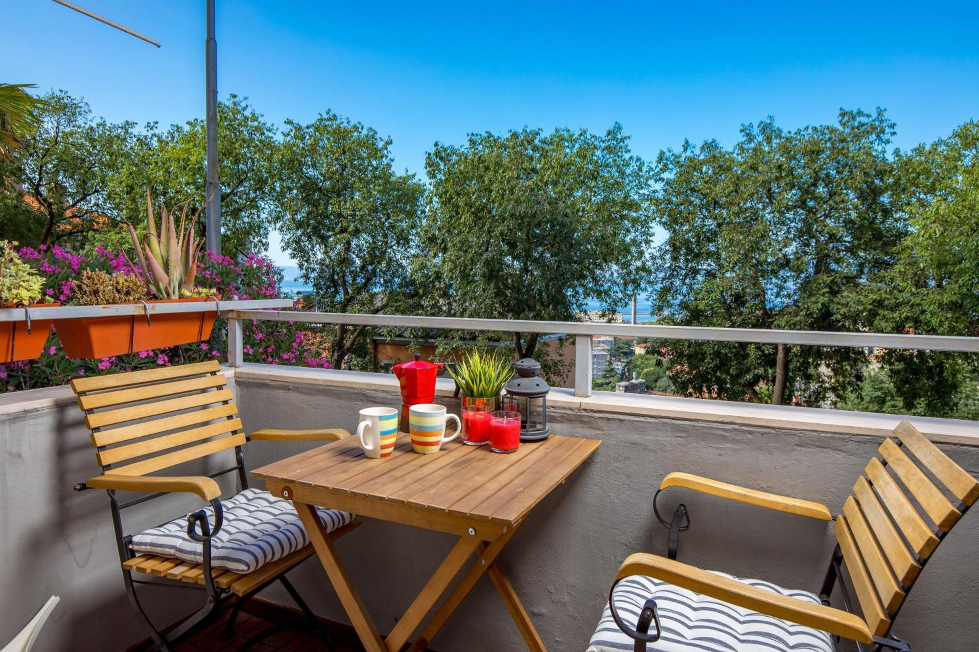 Apartment Tiziano-Belveder With Private Garage Rijeka Exterior photo