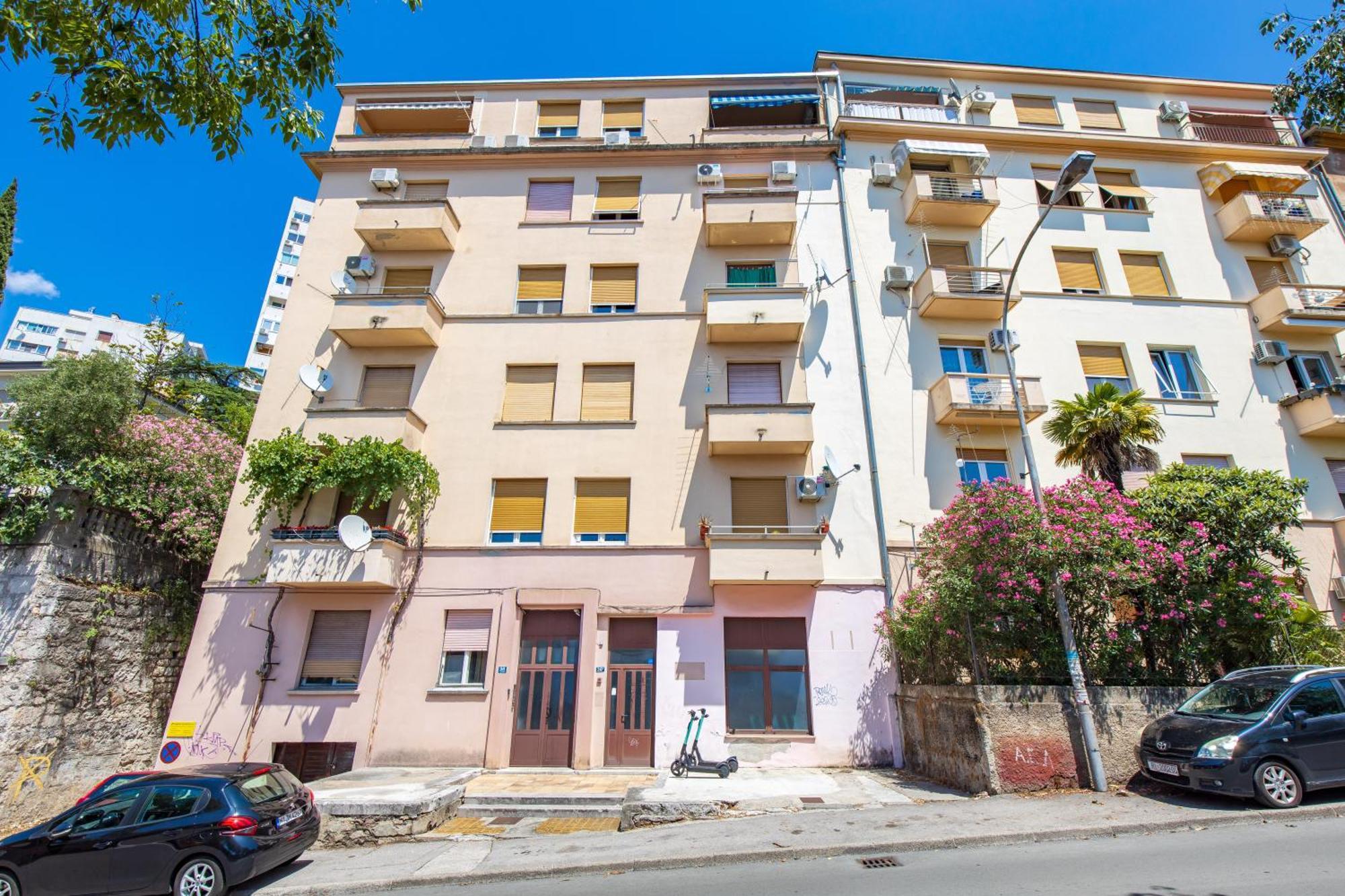 Apartment Tiziano-Belveder With Private Garage Rijeka Exterior photo